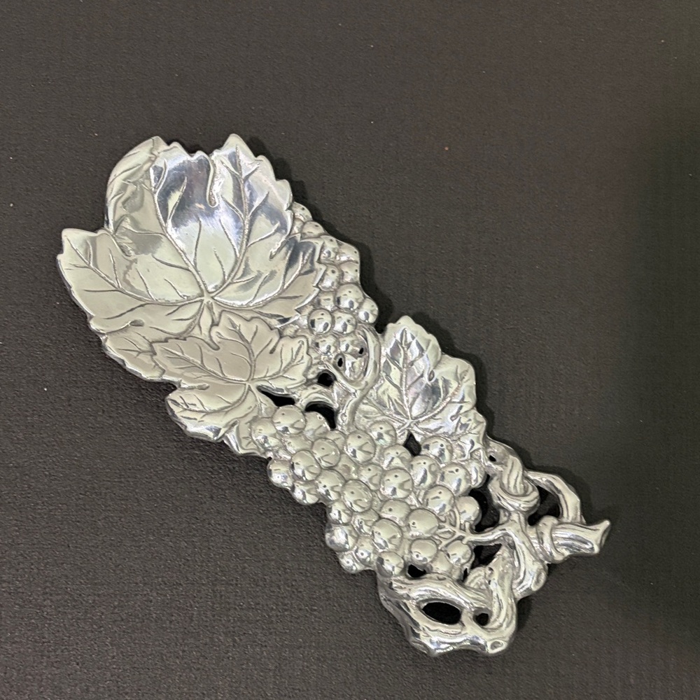Arthur Court Silver Grape Leaf